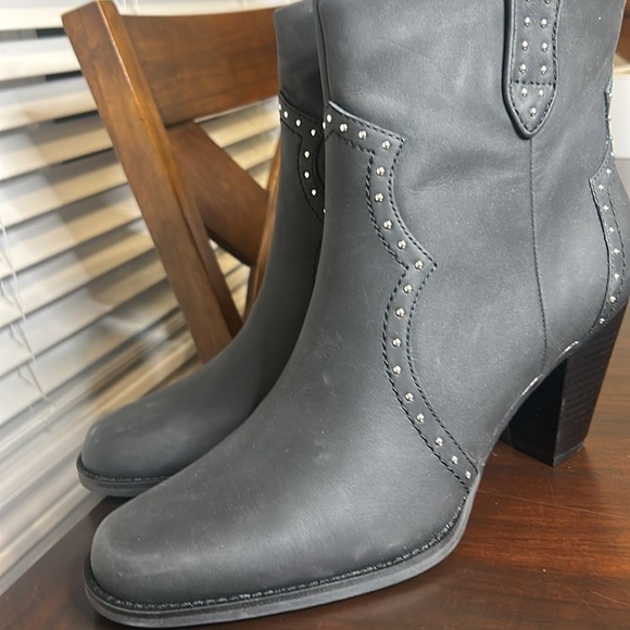 Aerosoles Lazu Western Boot Black Studded Size 10.5 – NWT Minor Defects - Picture 3 of 14